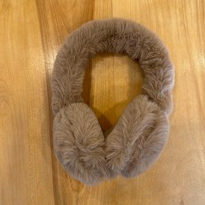 Fur earmuff